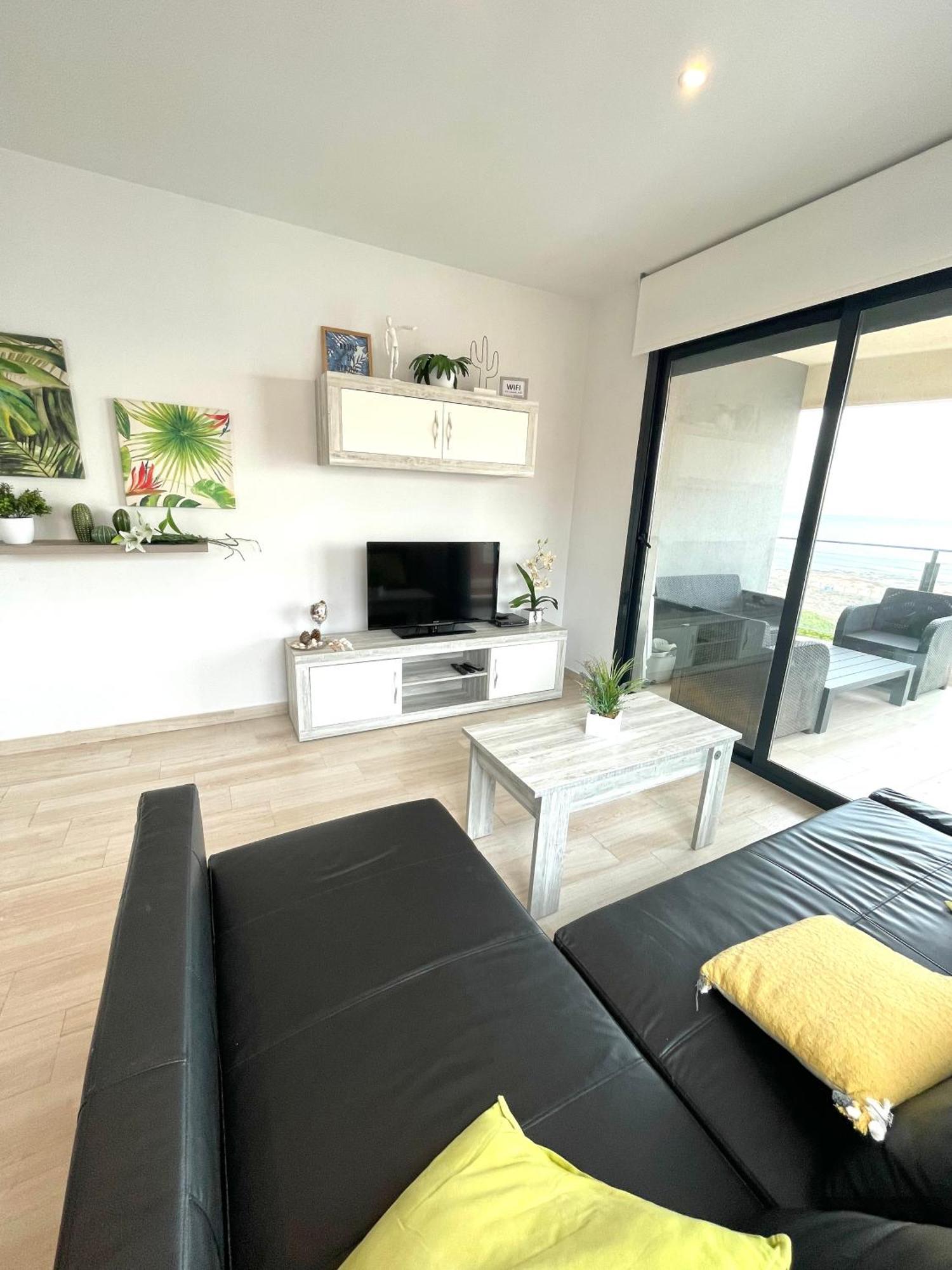 Luxury And Modern Beach Apartment With Sea Views Torre La Mata Exterior foto